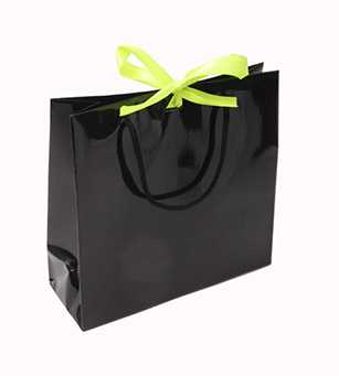 [K1110328] Kadotasje Sora Zwart Glans Met Koord & Lintgleuf 23x9x23cm 10stuks