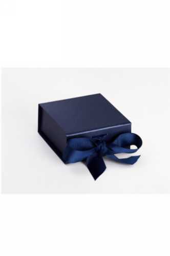 [K167009] Luxueuze Magneetdozen Diamond & Satijn Navy 9.5x11x4.5cm 12stuks