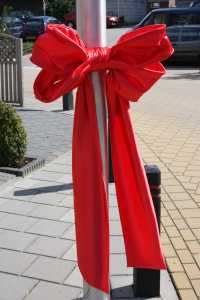 [K1290035] Decoratie Strik Rood 50x35+80cm Lint 18cm extra 50cm Lint