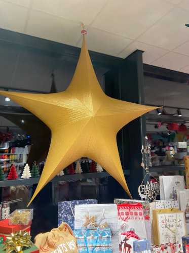 [K1330297] Decoratie Pionbino Stars Goud Xl Groot 180cm doorsnee Met Koord 1stuks